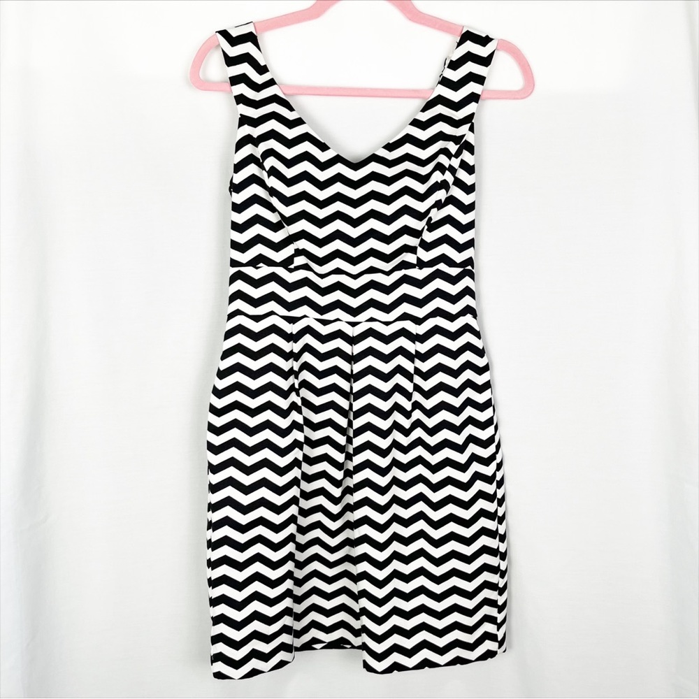 White House|Black Market Dress - Picture 1 of 4